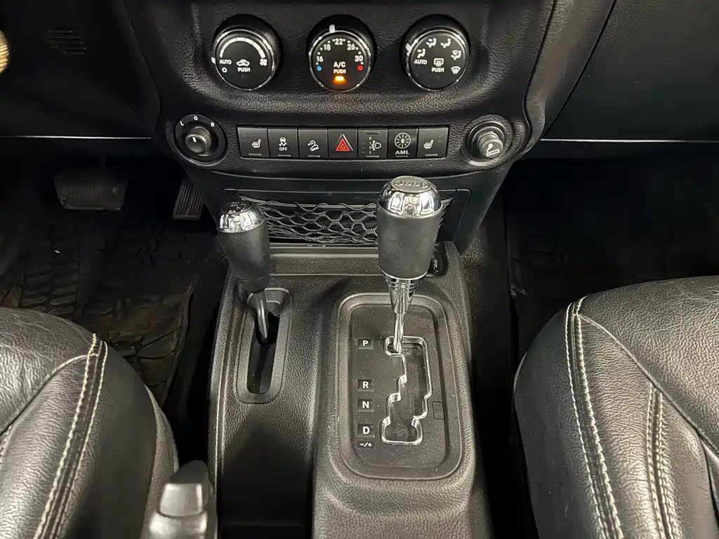 Jeep Jeep Wrangler 2014 3.0L Sahara 4-door 2015 - thumbnail 21