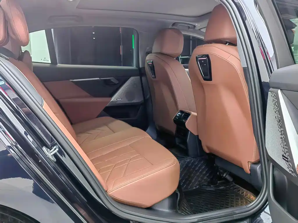 BMW BMW 5 Series 2024 530Li Leading Model M Sport Package 2024 - thumbnail 13