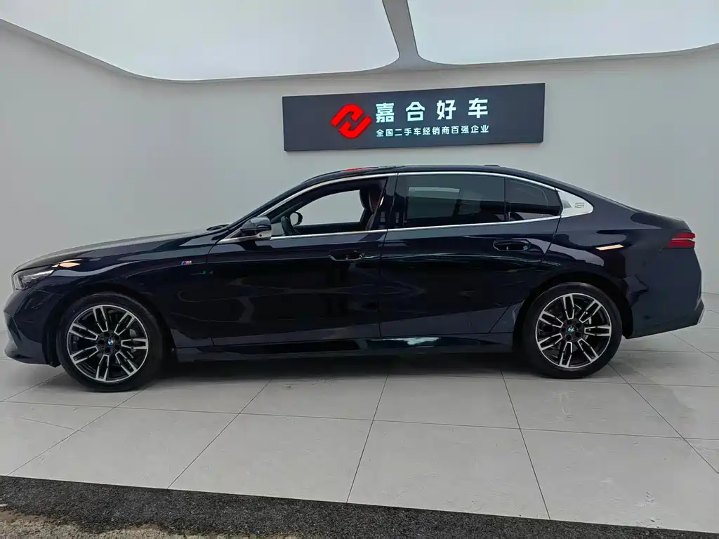 BMW BMW 5 Series 2024 530Li Leading Model M Sport Package 2024 - thumbnail 18