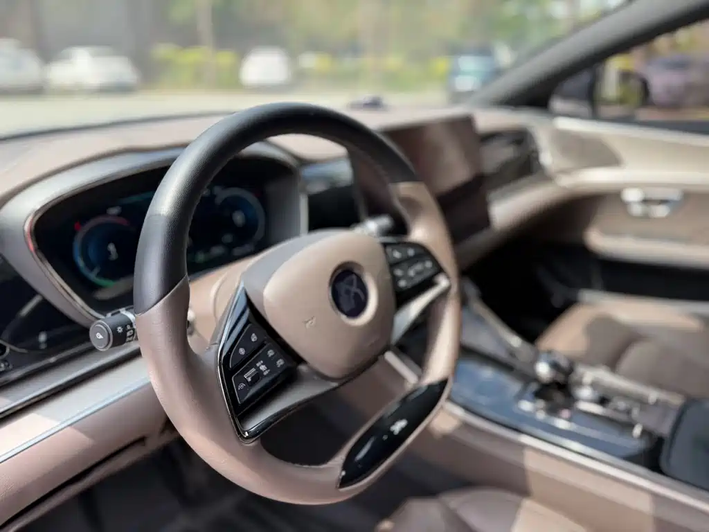 BYD BYD Han 2023 DM-i Champion Edition 121KM Luxury Model 2023 - thumbnail 6