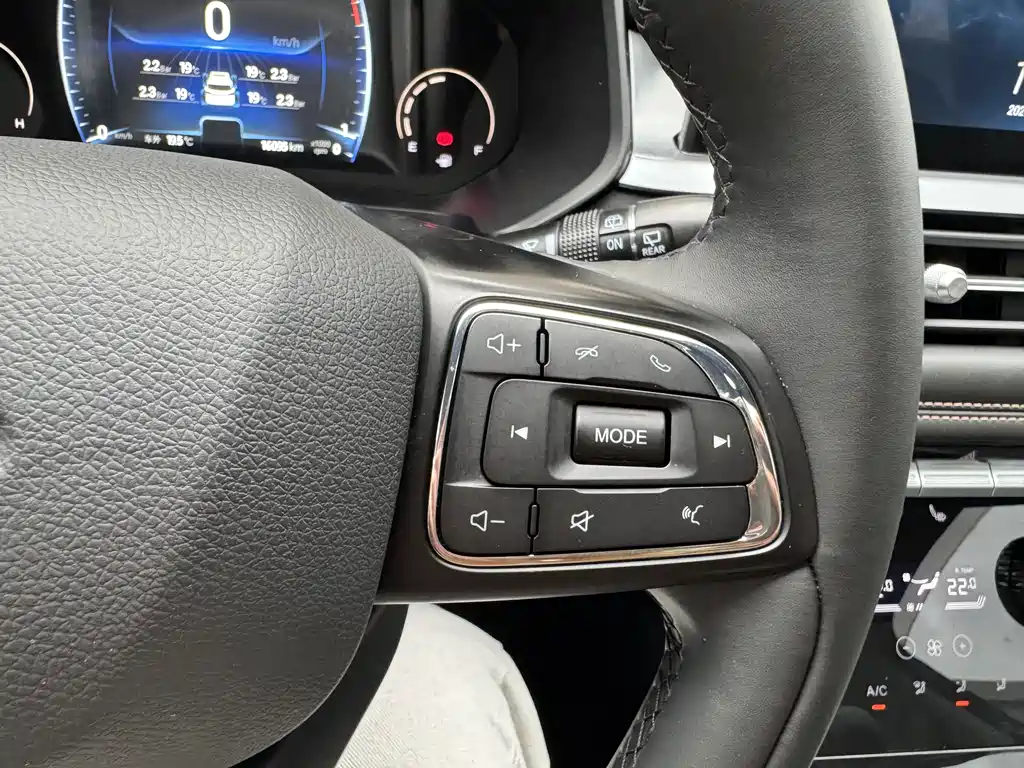 Chery Tiggo 8 2025 Model Excellence Edition 230TCI Manual Comfort Version 5-Seat 2024 - thumbnail 17