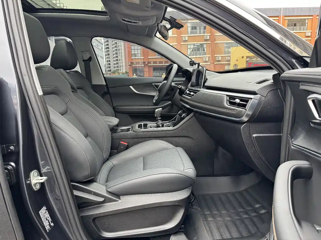 Chery Tiggo 8 2025 Model Excellence Edition 230TCI Manual Comfort Version 5-Seat 2024 - thumbnail 25