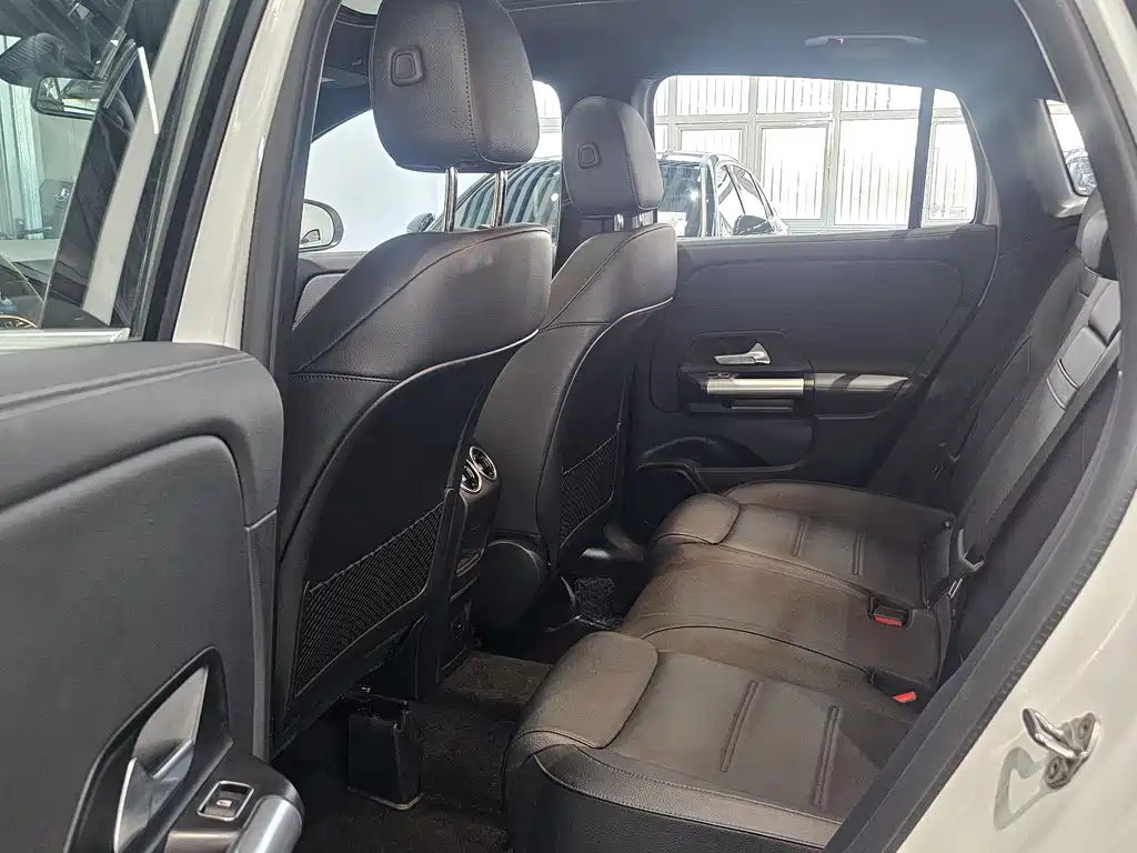 Mercedes-Benz Mercedes-Benz GLA 2023 Facelift GLA 200 2024 - thumbnail 10
