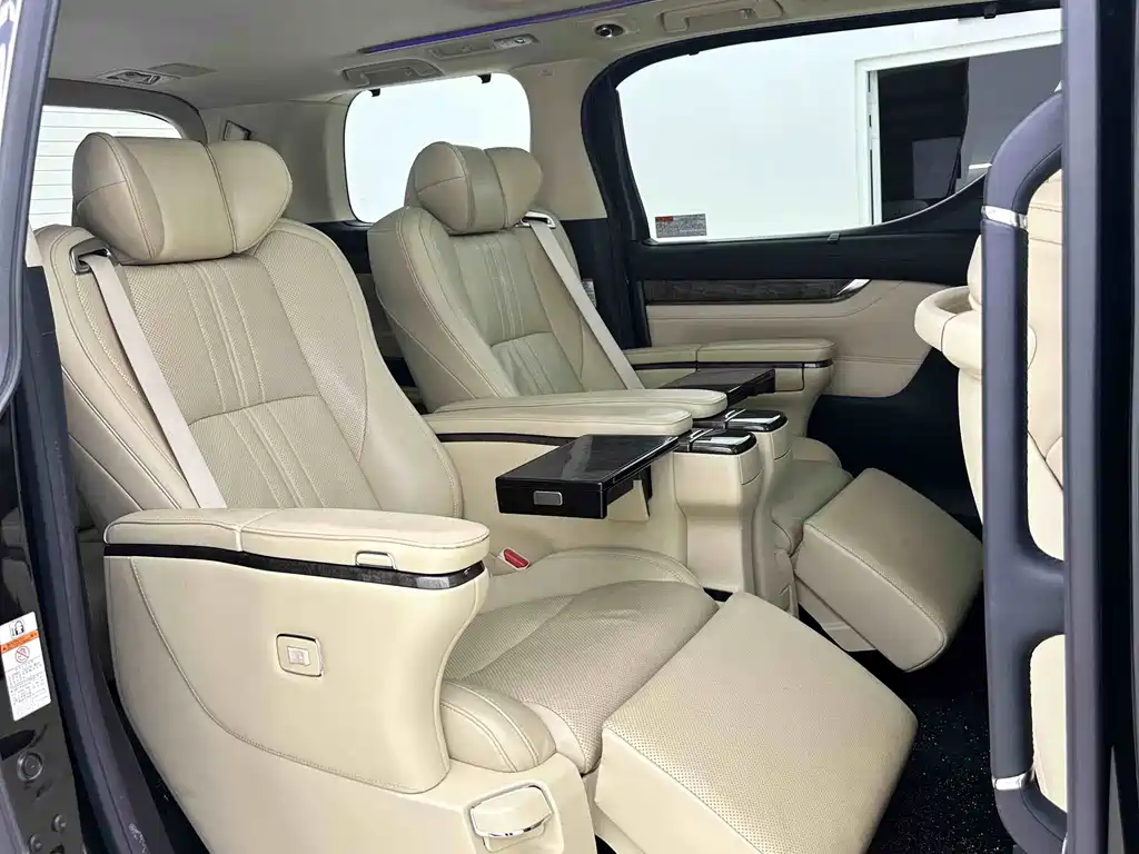 Toyota Alphard 2018 Model Year Facelift 3.5L Executive Version 2018 - thumbnail 5