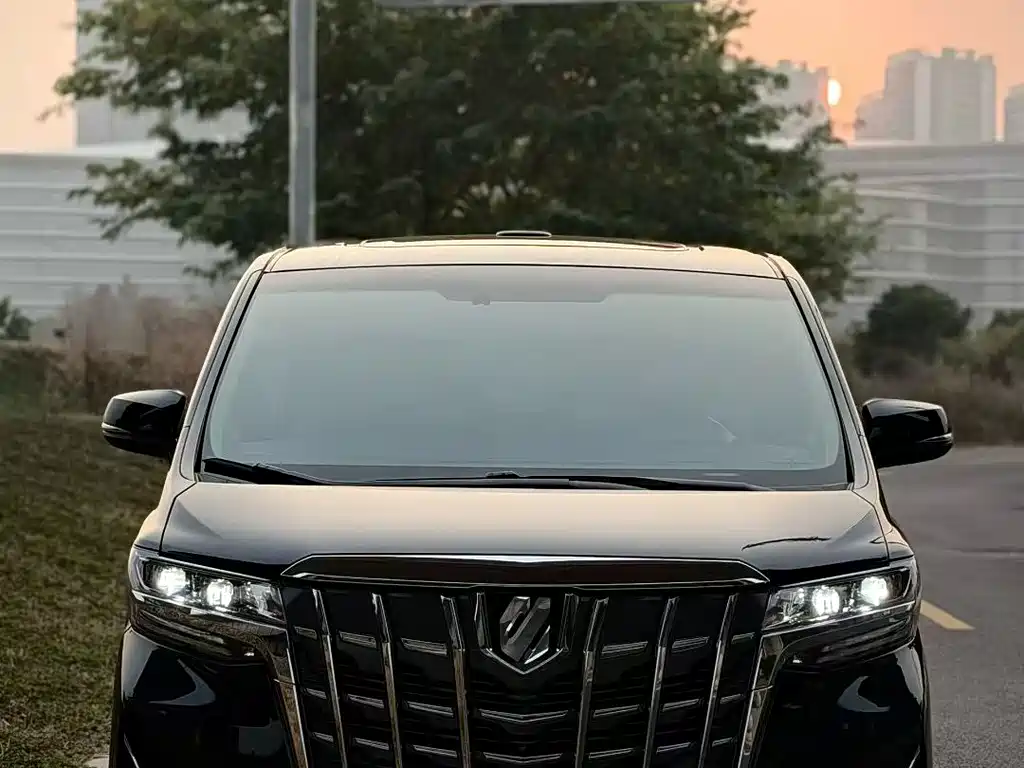 Toyota Alphard 2018 Model Year Facelift 3.5L Executive Version 2018 - thumbnail 9