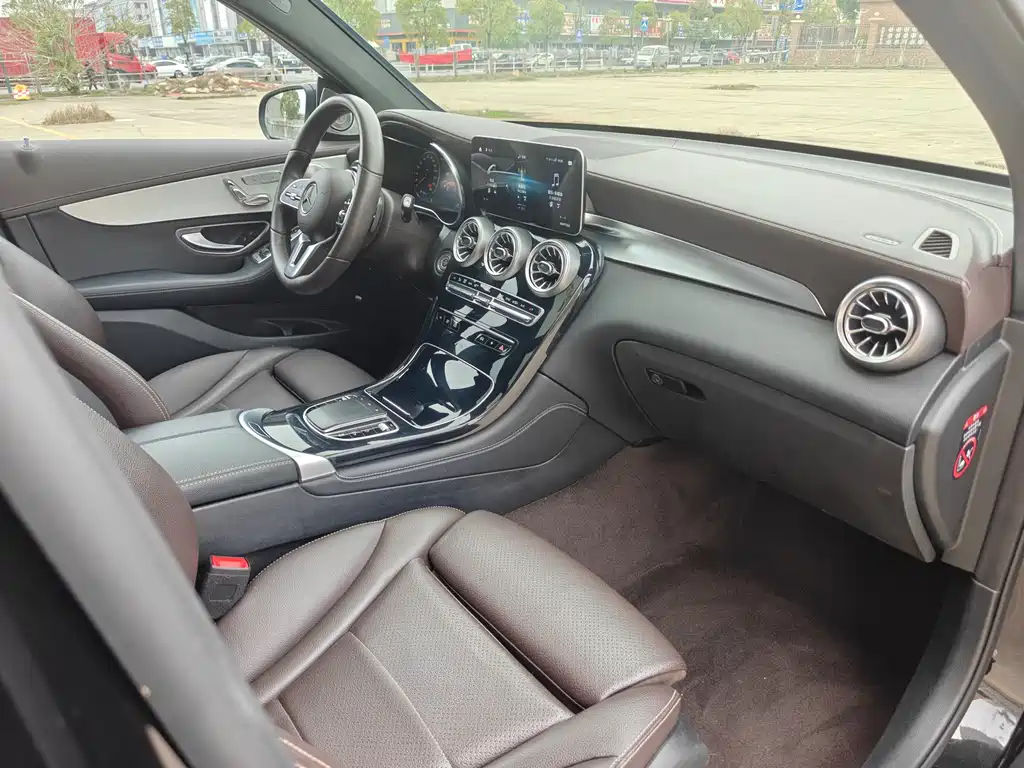 Mercedes-Benz Mercedes-Benz GLC 2021 GLC 260 L 4MATIC Sport Edition 2021 - thumbnail 27