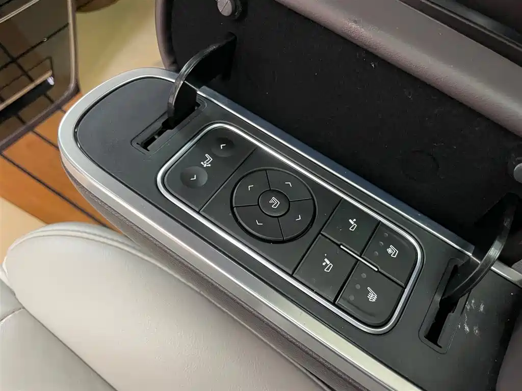 GAC Trumpchi GAC Trumpchi M8 2021 Edition Leader Series 390T Supreme Version 2021 - thumbnail 15