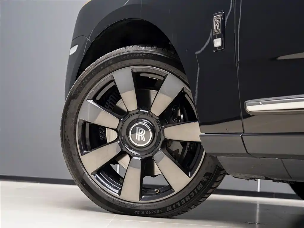 Rolls-Royce Rolls-Royce Cullinan 2018 Four-Seat Version 2022 - thumbnail 5