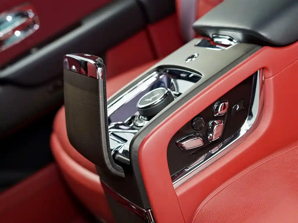 Rolls-Royce Rolls-Royce Cullinan 2018 Four-Seat Version 2022 - thumbnail 14