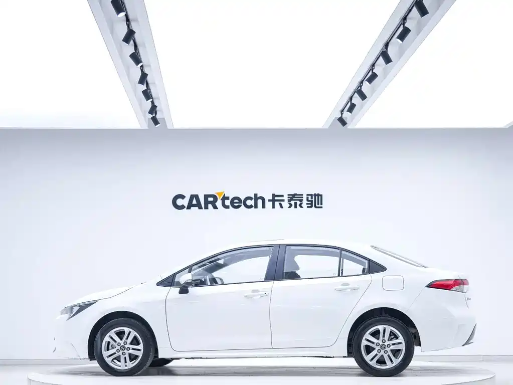 Toyota Toyota Corolla 2022 185T CVT Luxury Edition 2023 - thumbnail 2