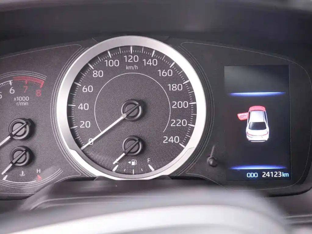 Toyota Toyota Corolla 2022 185T CVT Luxury Edition 2023 - thumbnail 9