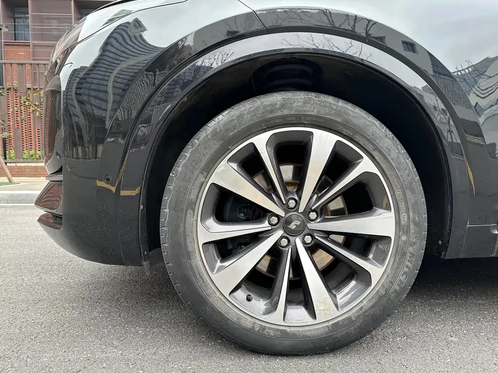 Li Auto Li ONE 2020 Extended-Range 6-Seat Version 2020 - thumbnail 4