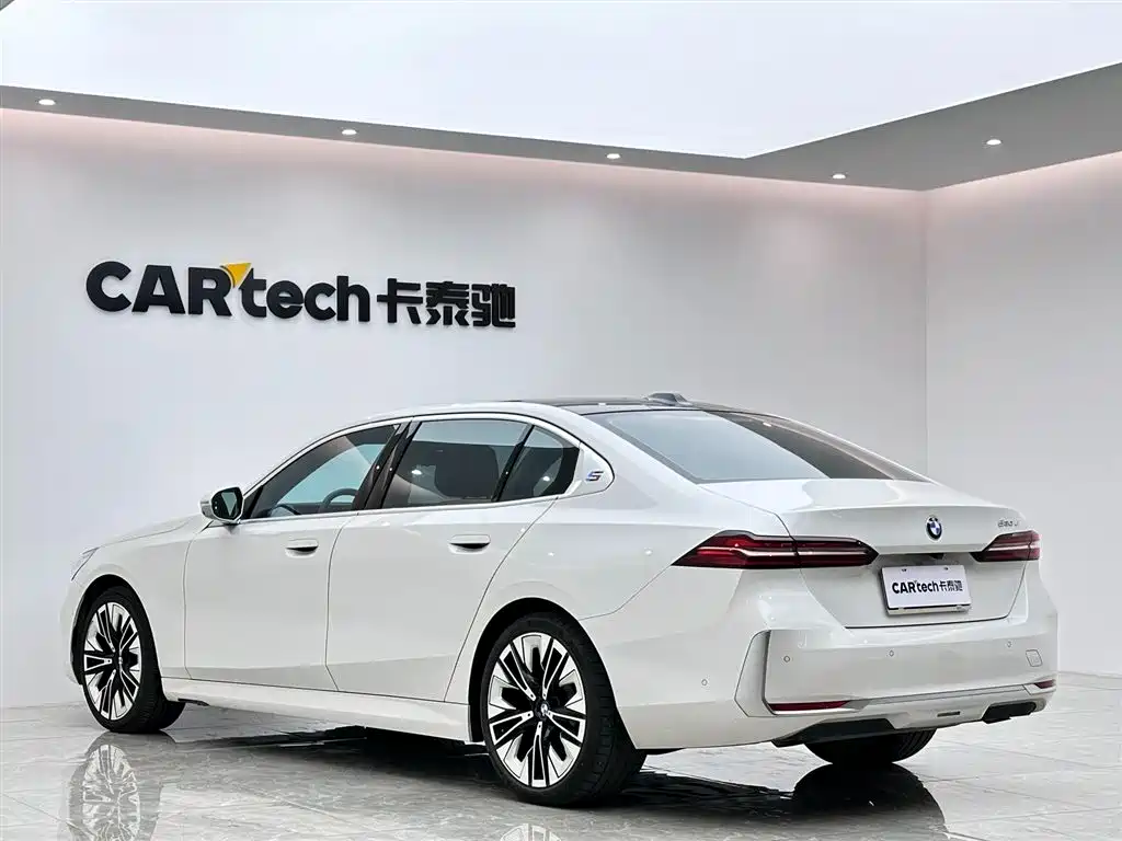 BMW BMW 5 Series 2024 530Li Luxury Package 2024 - thumbnail 3