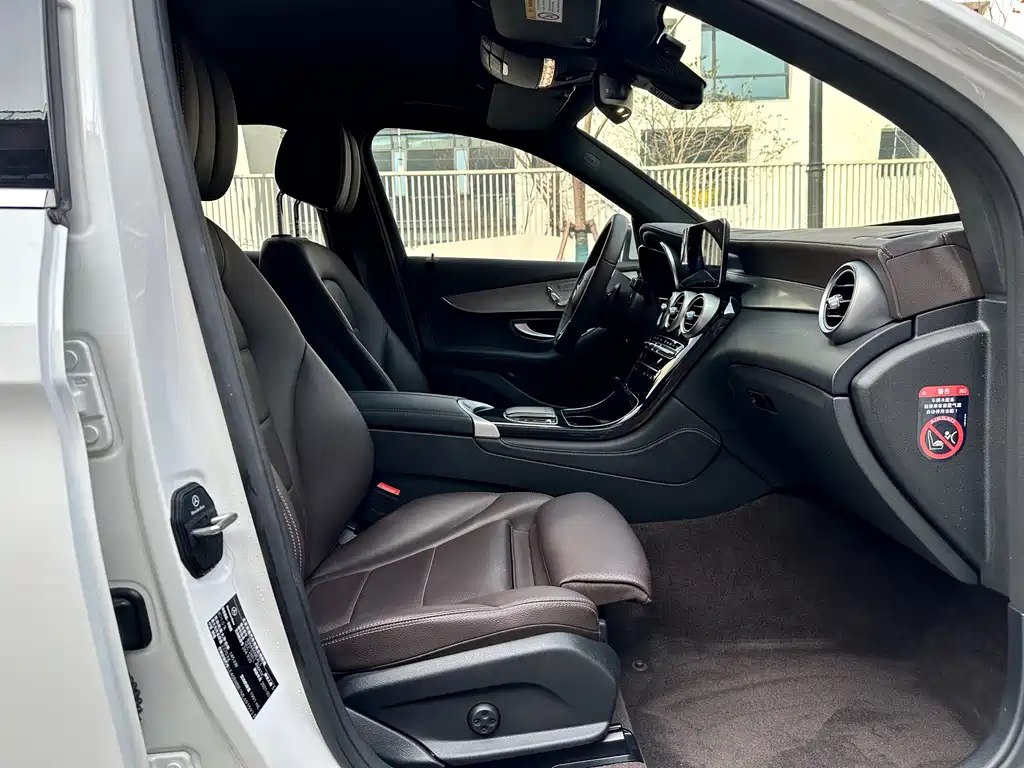 Mercedes-Benz Mercedes-Benz GLC 2021 GLC 260 L 4MATIC Sport Edition 2021 - thumbnail 6