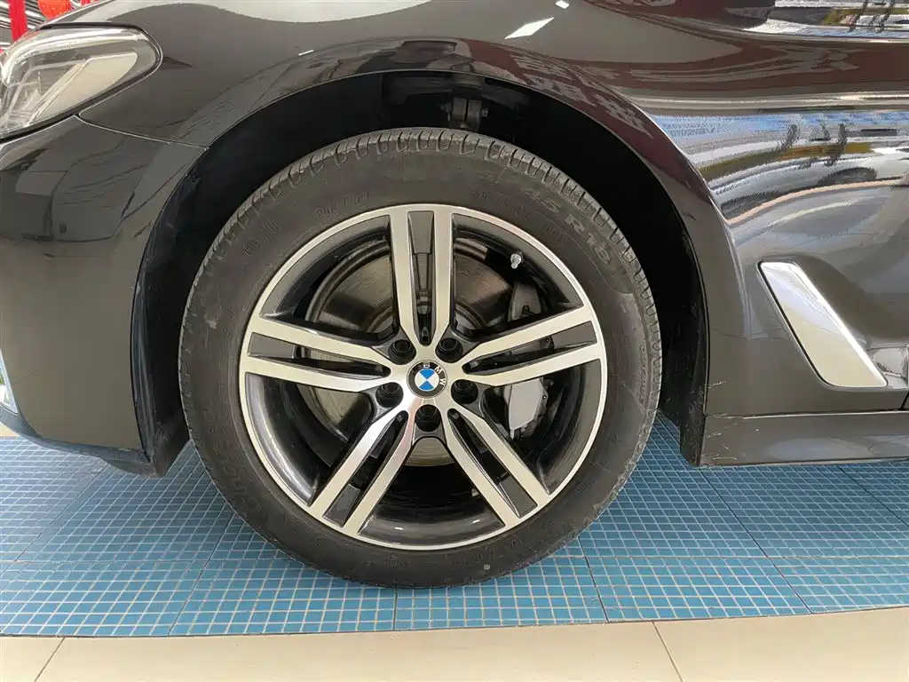 BMW BMW 5 Series 2023 530Li Leading Model Luxury Package 2023 - thumbnail 29