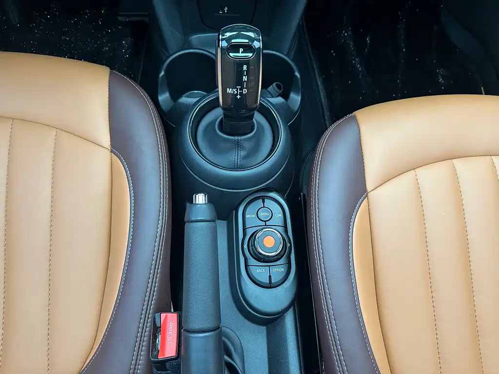 MINI MINI 2022 Model Year Facelift 1.5T ONE 2022 - thumbnail 7
