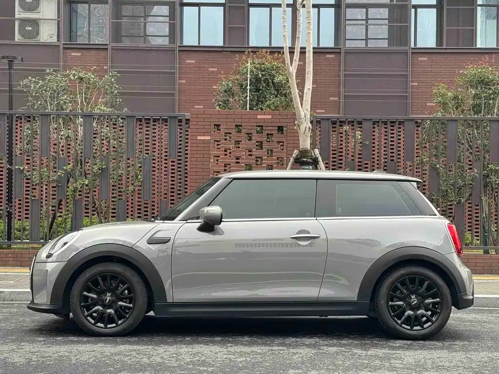 MINI MINI 2022 Model Year Facelift 1.5T ONE 2022 - thumbnail 17