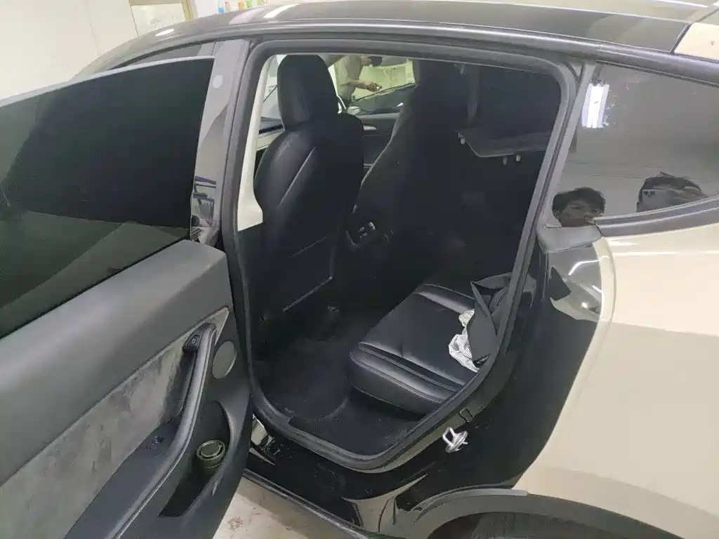 Tesla Model Y 2022 Rear-Wheel Drive 2022 - thumbnail 6