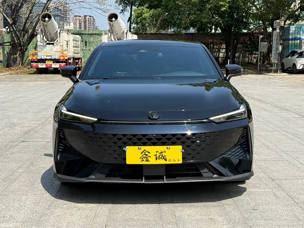 Changan Changan UNI-V 2024 1.5T Premium Edition 2024 - thumbnail 3