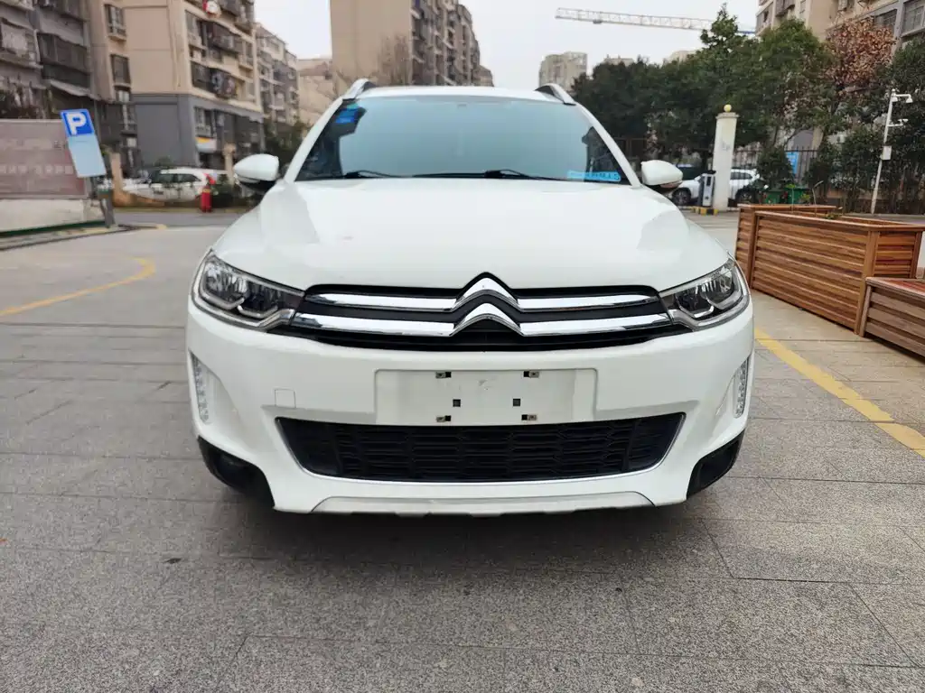 Citroen Citroen C3-XR 2015 1.6THP Automatic Pioneer Edition 2015 - thumbnail 2
