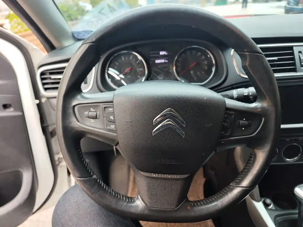 Citroen Citroen C3-XR 2015 1.6THP Automatic Pioneer Edition 2015 - thumbnail 8