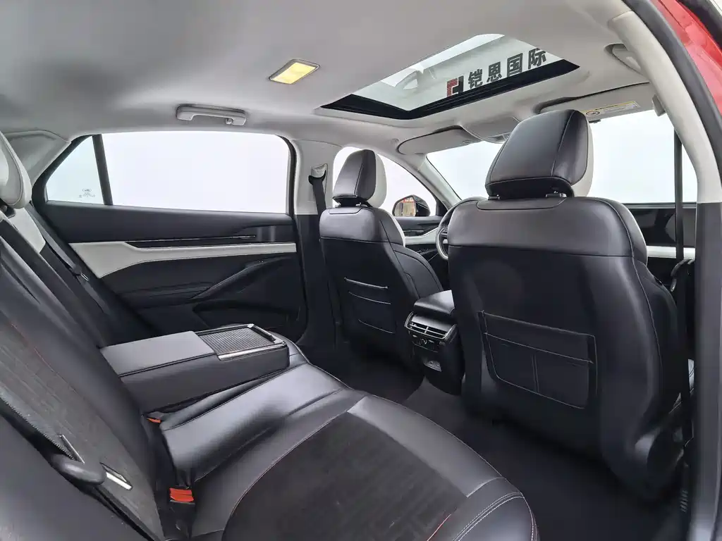 Ford Mondeo 2022 EcoBoost 245 Luxury Edition 2022 - thumbnail 8