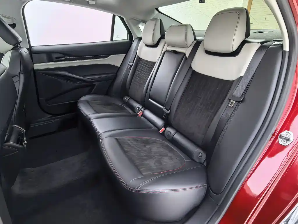 Ford Mondeo 2022 EcoBoost 245 Luxury Edition 2022 - thumbnail 13