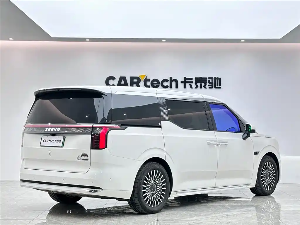 Zeekr Zeekr 009 2024 Six-Seat Executive Edition AWD 108kWh 2025 - thumbnail 5