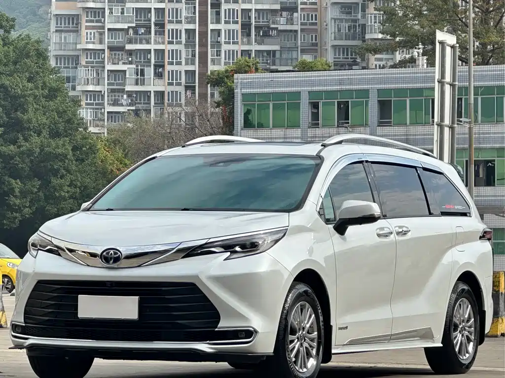 Toyota Toyota Sienna 2021 2.5L Hybrid LE 2022