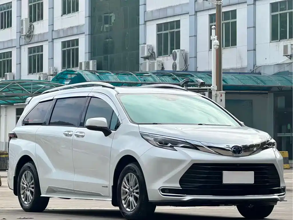 Toyota Toyota Sienna 2021 2.5L Hybrid LE 2022 - thumbnail 3