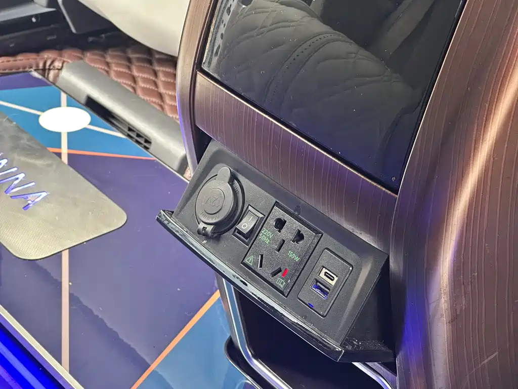 Toyota Toyota Sienna 2021 2.5L Hybrid LE 2022 - thumbnail 13