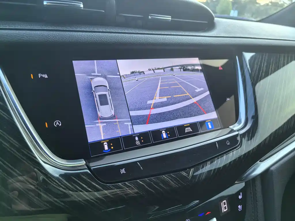 Cadillac Cadillac XT6 2022 2.0T 6-seater AWD Luxury Edition 2021 - thumbnail 4