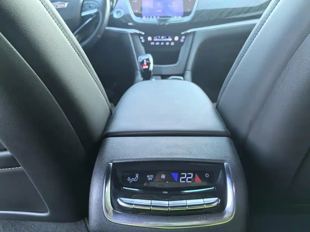 Cadillac Cadillac XT6 2022 2.0T 6-seater AWD Luxury Edition 2021 - thumbnail 8