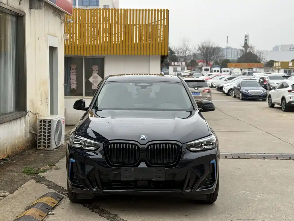 BMW BMW iX3 2022 Leading Model 2021 - thumbnail 2