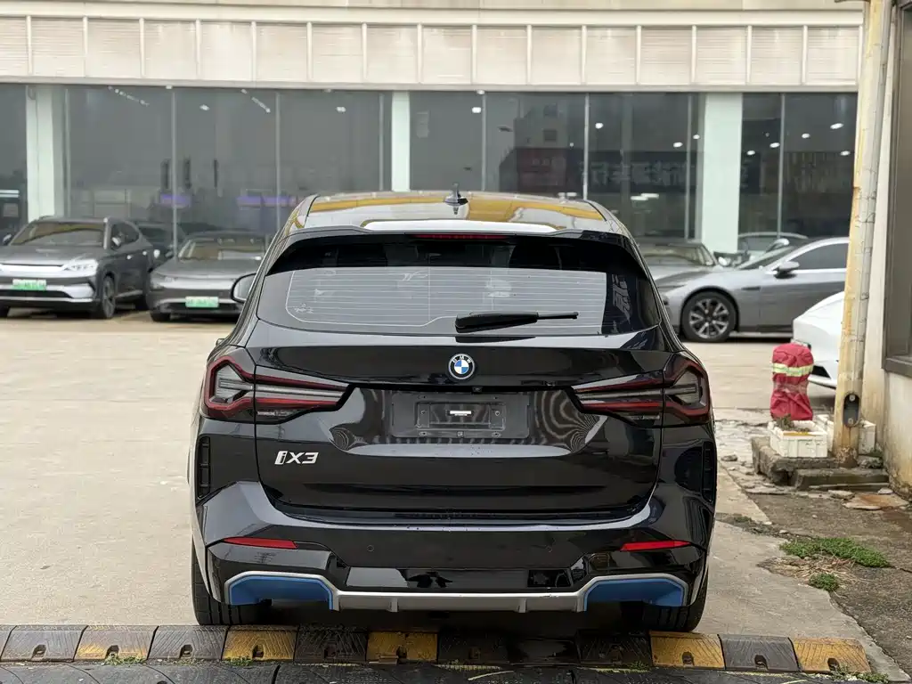 BMW BMW iX3 2022 Leading Model 2021 - thumbnail 5