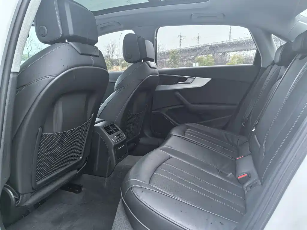 Audi Audi A4L 2020 40 TFSI Luxury Dynamic Model 2021 - thumbnail 6