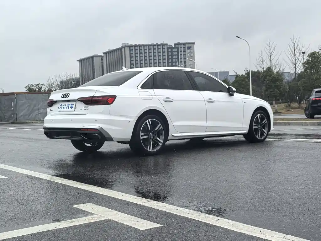 Audi Audi A4L 2020 40 TFSI Luxury Dynamic Model 2021 - thumbnail 9