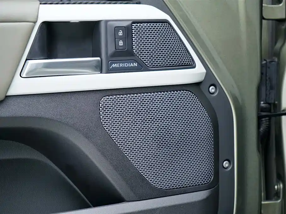 Land Rover Land Rover Defender 2020 110 P400 HSE 2021 - thumbnail 21