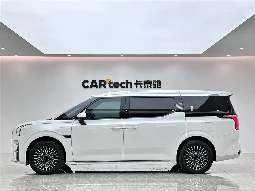 Zeekr Zeekr 009 2024 7-seater AWD 108kWh 2024 - thumbnail 2
