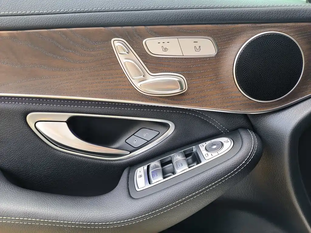 Mercedes-Benz Mercedes-Benz GLC 2020 GLC 260 L 4MATIC Luxury Edition 2020 - thumbnail 12