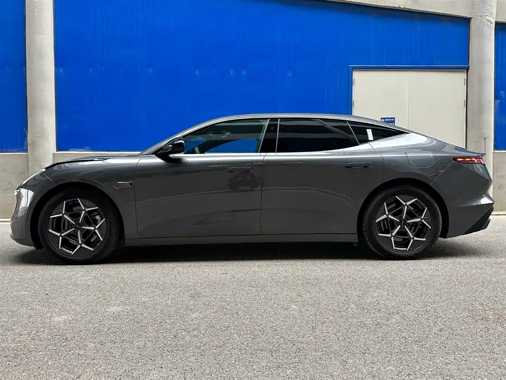 Lynk & Co Lynk & Co Z10 2024 95kWh 766km RWD Max 2025 - thumbnail 3