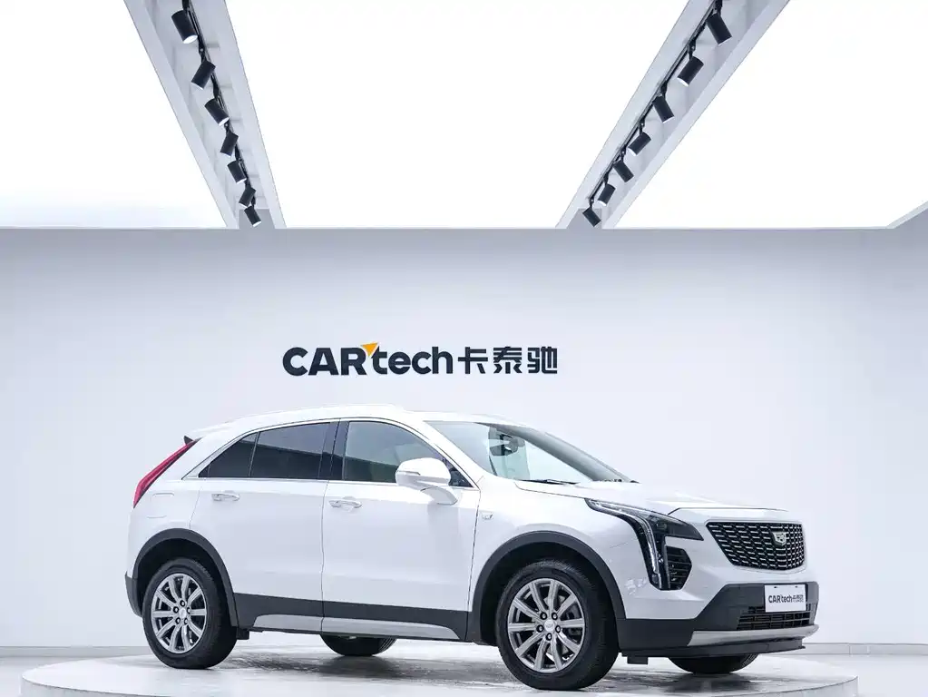 Cadillac Cadillac XT4 2020 Facelift 28T FWD Premium 2020 - thumbnail 3