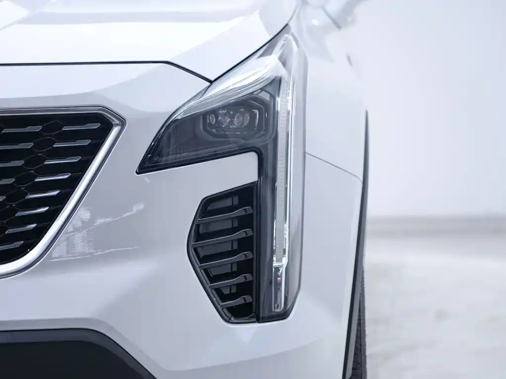 Cadillac Cadillac XT4 2020 Facelift 28T FWD Premium 2020 - thumbnail 13