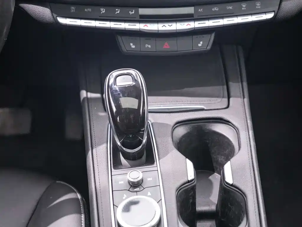 Cadillac Cadillac XT4 2020 Facelift 28T FWD Premium 2020 - thumbnail 20