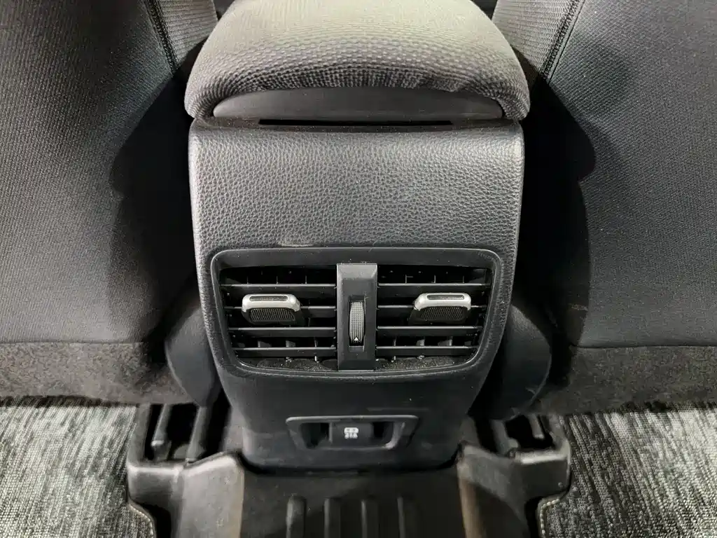 Toyota Toyota Corolla 2022 185T CVT Luxury Edition 2022 - thumbnail 17