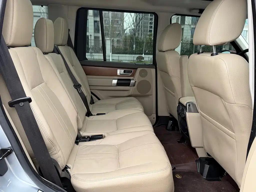 Land Rover Discovery 2016 3.0 SC V6 HSE 2017 - thumbnail 10