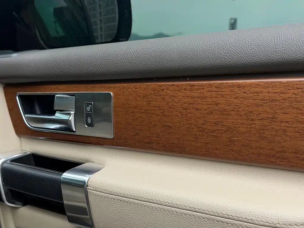 Land Rover Discovery 2016 3.0 SC V6 HSE 2017 - thumbnail 19
