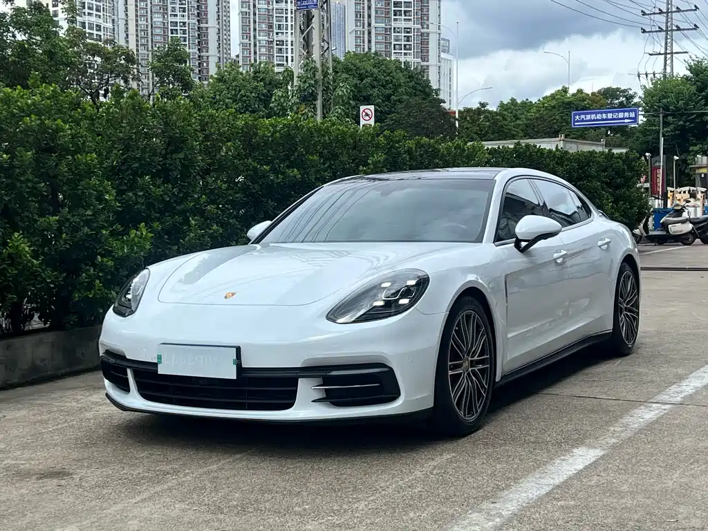 Porsche Porsche Panamera 2017 Panamera 4 Executive Long Wheelbase 3.0T 2018
