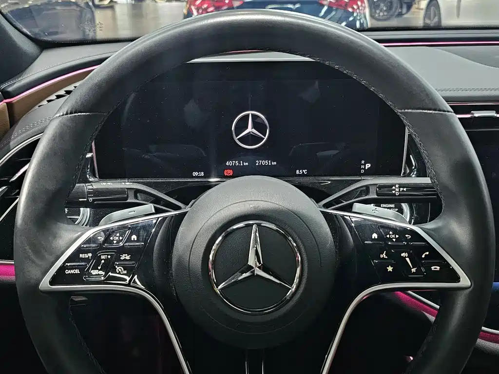 Mercedes-Benz Mercedes-Benz E-Class 2024 E 350 e L Plug-in Hybrid Sedan 2024 - thumbnail 4