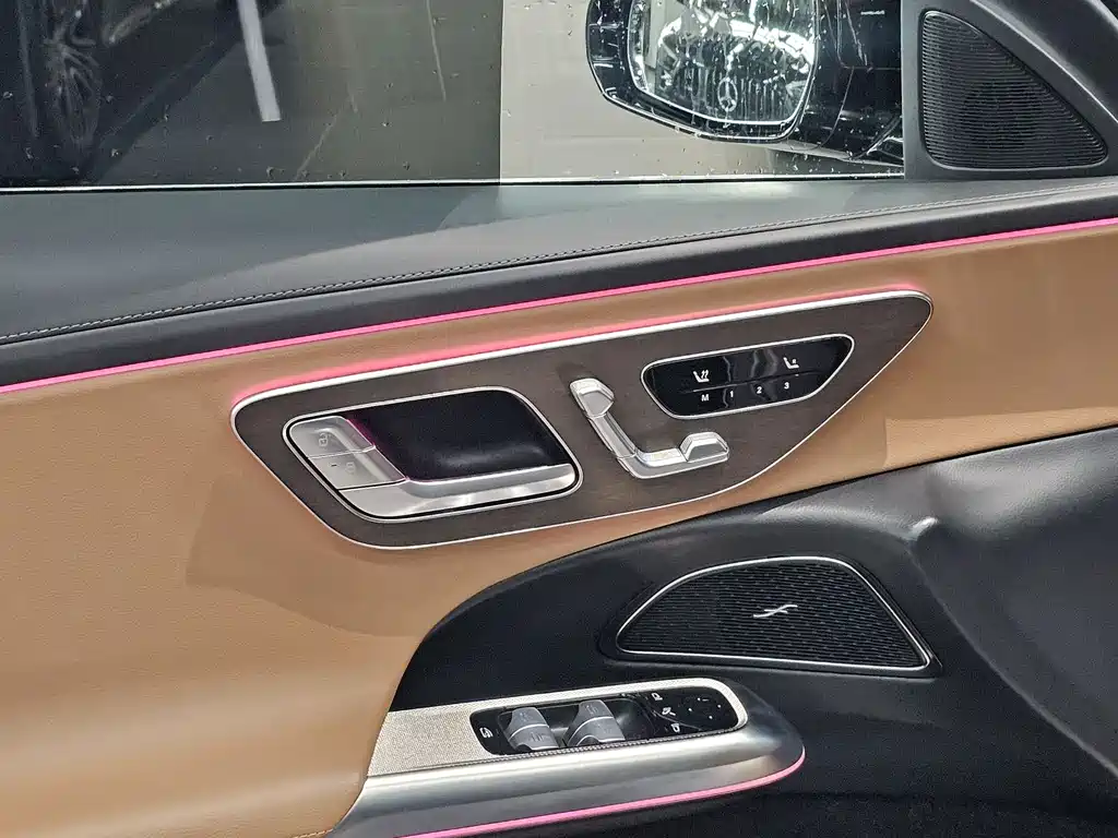 Mercedes-Benz Mercedes-Benz E-Class 2024 E 350 e L Plug-in Hybrid Sedan 2024 - thumbnail 8